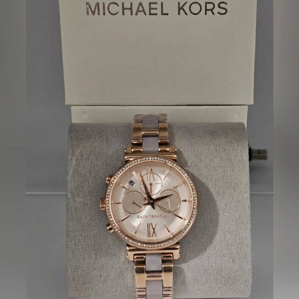 Michael Kors Women's Rose Gold Watch MK6560 Michael Kors Analog Rose Gold - Picture 5 of 8